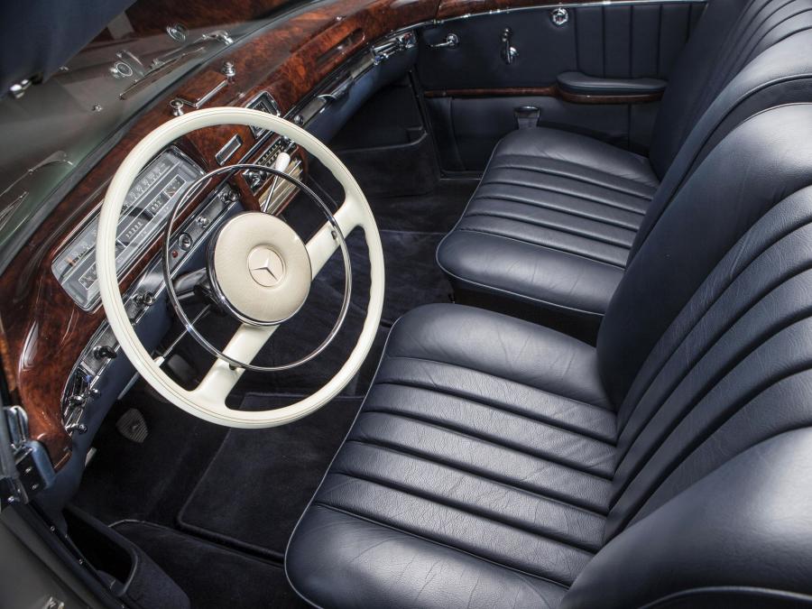  Mercedes-Benz 220 SE Cabriolet 1958 года  (фото 9 из 27)